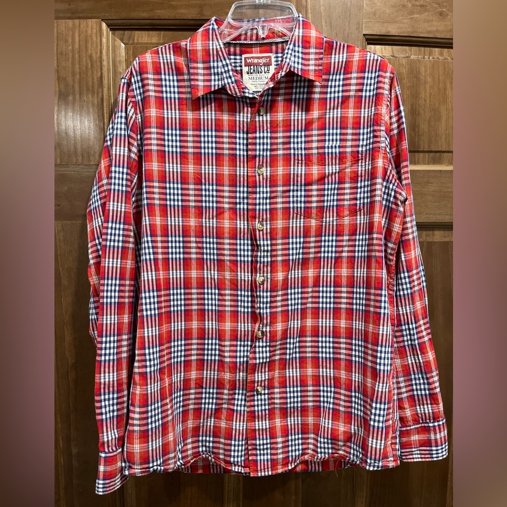 Wrangler Jeans Co. Men’s Red Plaid Cotton Button Down, Size Medium